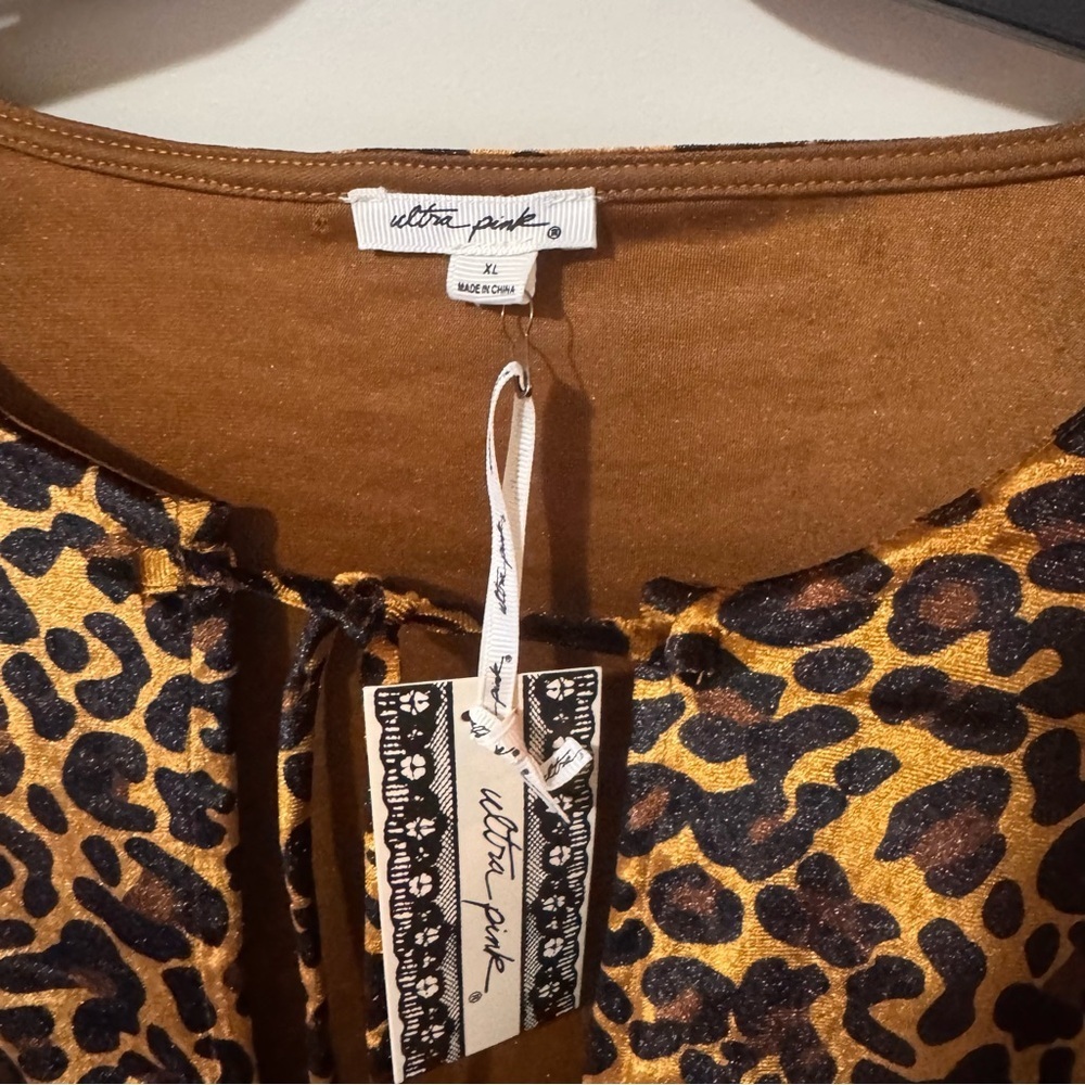 NWT Ultra pink Leopard Print Blouse velvet size XL - Picture 3 of 7
